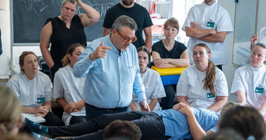 Why You Should Consider Osteopathy School Instead of Medical School?